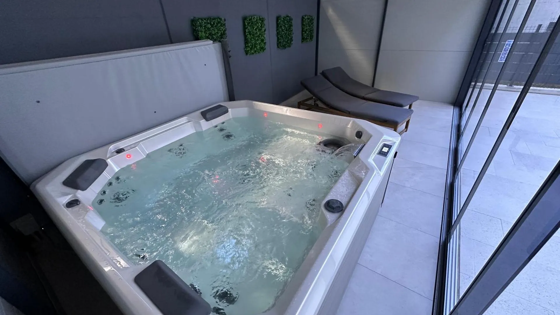 Lux Oliva Apartment With Whirlpool And Free Parking 普拉 0*,  克罗地亚