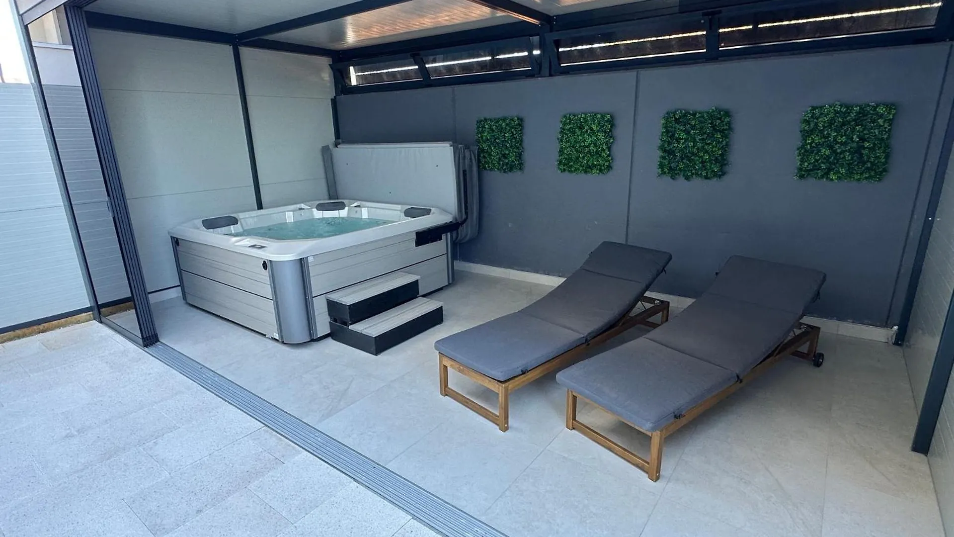 Lux Oliva Apartment With Whirlpool And Free Parking 普拉 0*,  克罗地亚